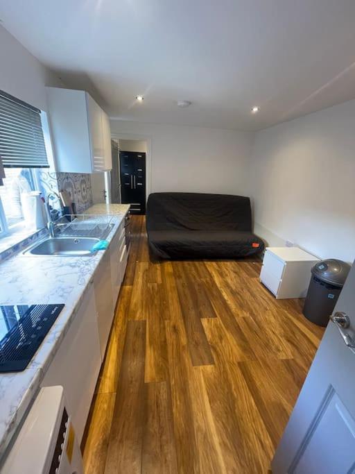One Bedroom Annex With Private Entrance Morden (Greater London) Exterior foto
