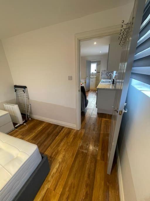 One Bedroom Annex With Private Entrance Morden (Greater London) Exterior foto