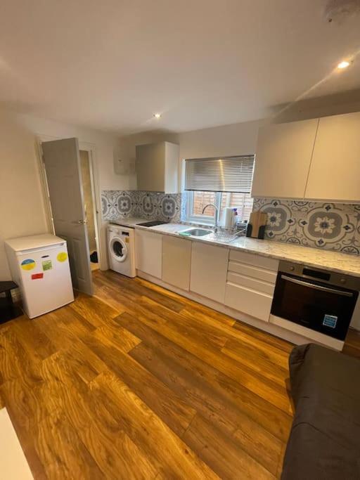 One Bedroom Annex With Private Entrance Morden (Greater London) Exterior foto