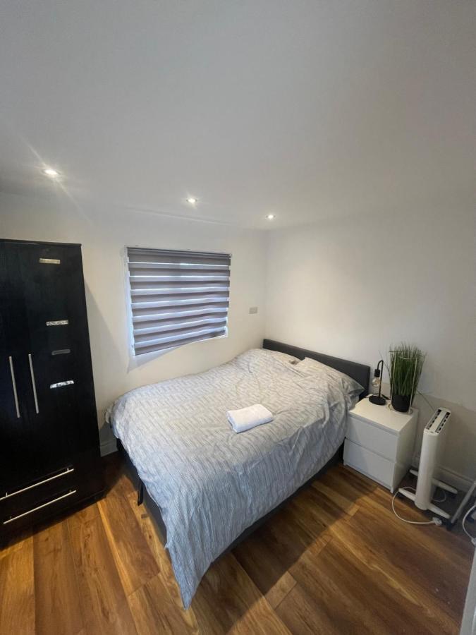 One Bedroom Annex With Private Entrance Morden (Greater London) Exterior foto